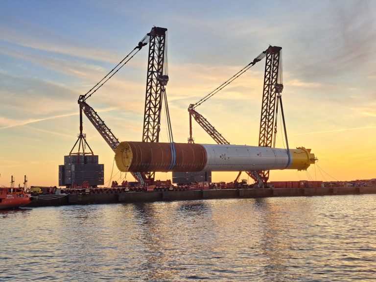 Mammoet tech moves XXL monopiles for offshore wind farm