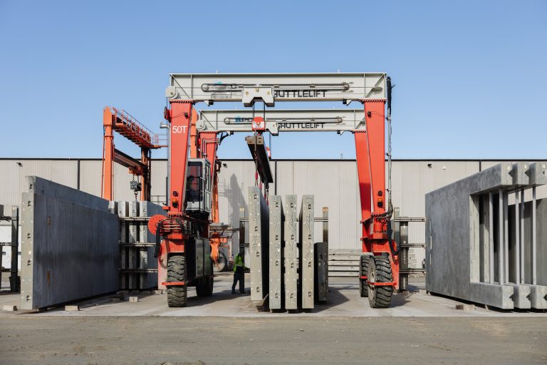 Advanced Precast adds Shuttlelift crane