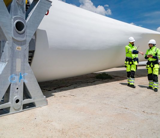 Wind Turbine Tech Jobs: 2025-2026 Industry Outlook