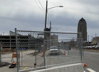 Des Moines site uses barriers made from recycled blades